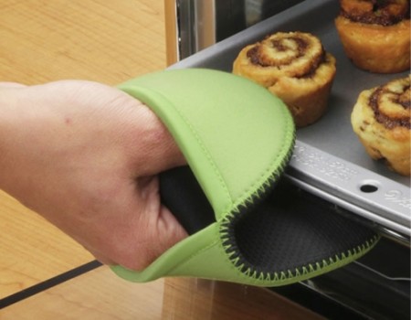 Neoprene oven glove